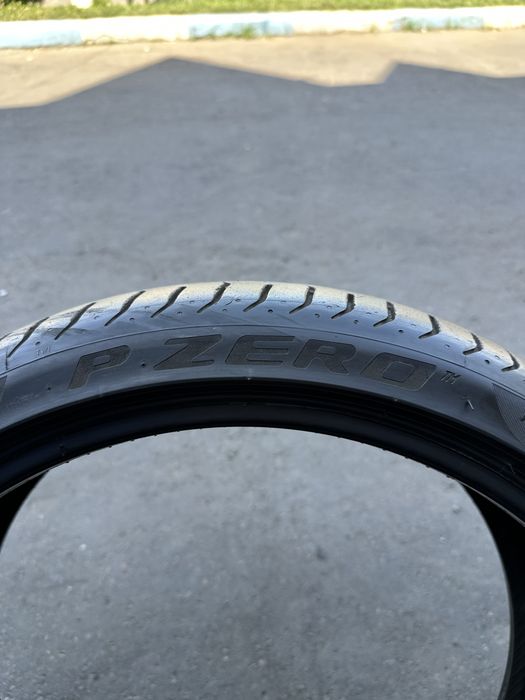 Pirelli P Zero 235/35 R19 — 1 шина, отличное состояние