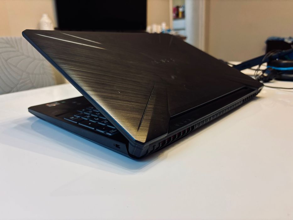Лаптоп ASUS tuf gaming