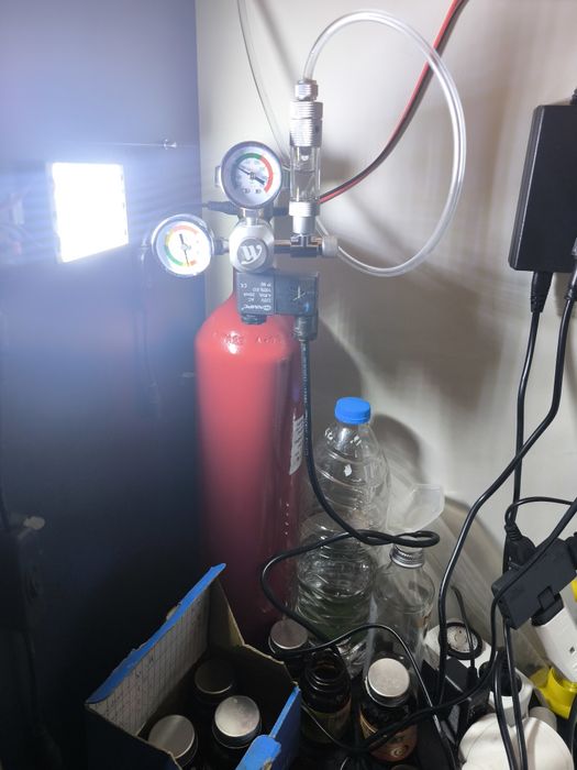 Система за co2 за аквариум налични за един и за два аквариума