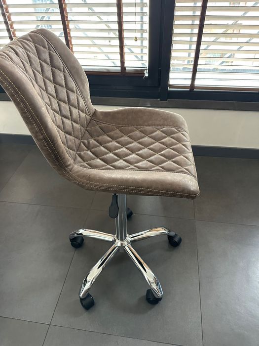 Висок Стол на колелца Jack + доставка и 24м гаранция