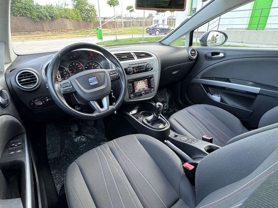 Seat Leon An2012 Euro5 NOU ADUS Navigatie 2Climatronic Jante Xenon Top