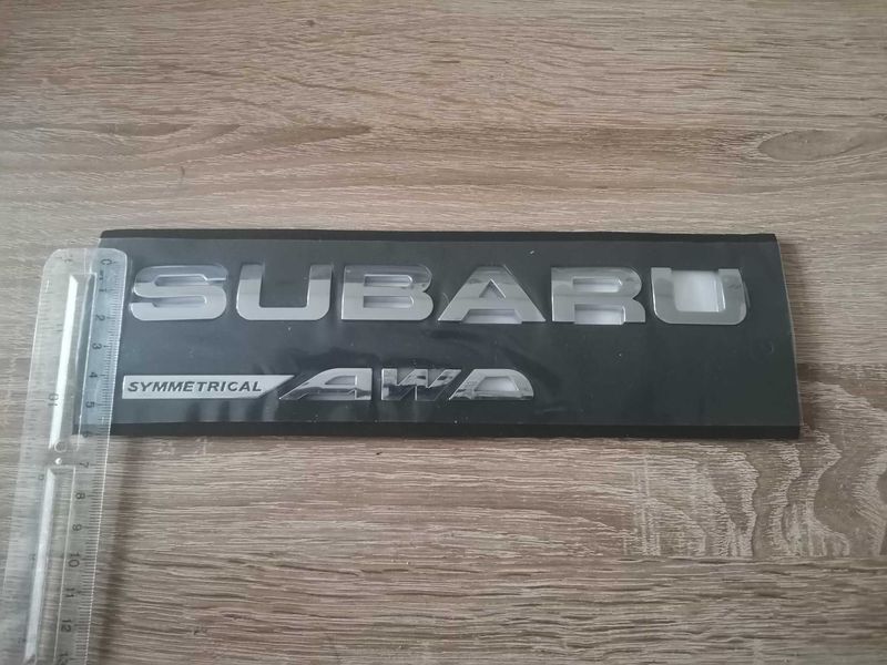 комплект сребристи емблеми SUBARU и Symmetrical AWD