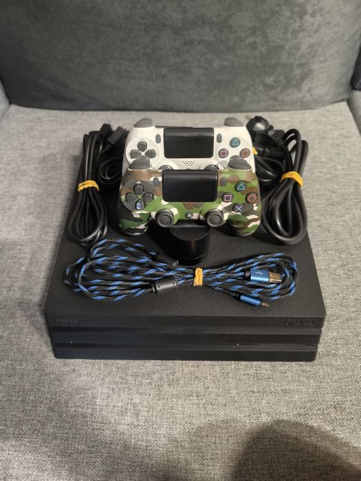 PlayStation 4 Pro 1TB + Charging Station + 2 контролера + 3м кабел