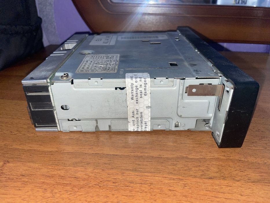 Продам автомагнитолу Audi Concert