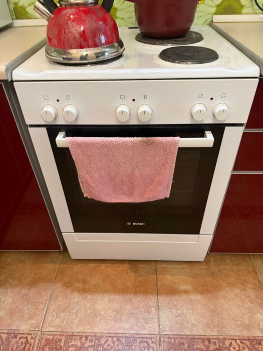 Продам электрическую плиту Bosch