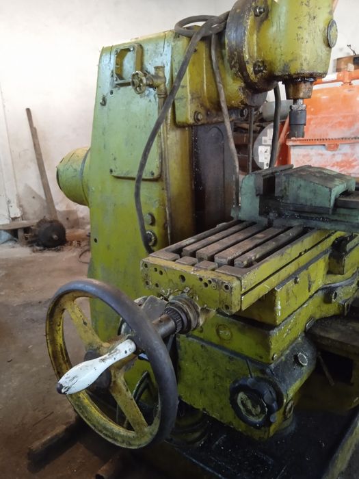 Универсална фреза