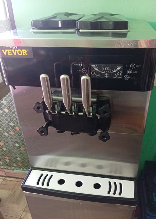 Mașină de înghețată,de vânzare!