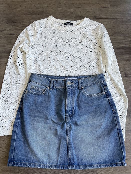 Бяла блуза и пола