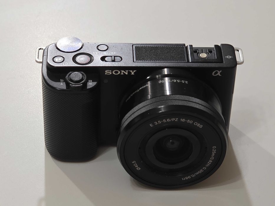 Продам фотоаппарат Sony ZV-e10