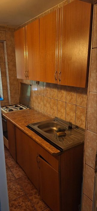 Închiriez apartament  2 camere