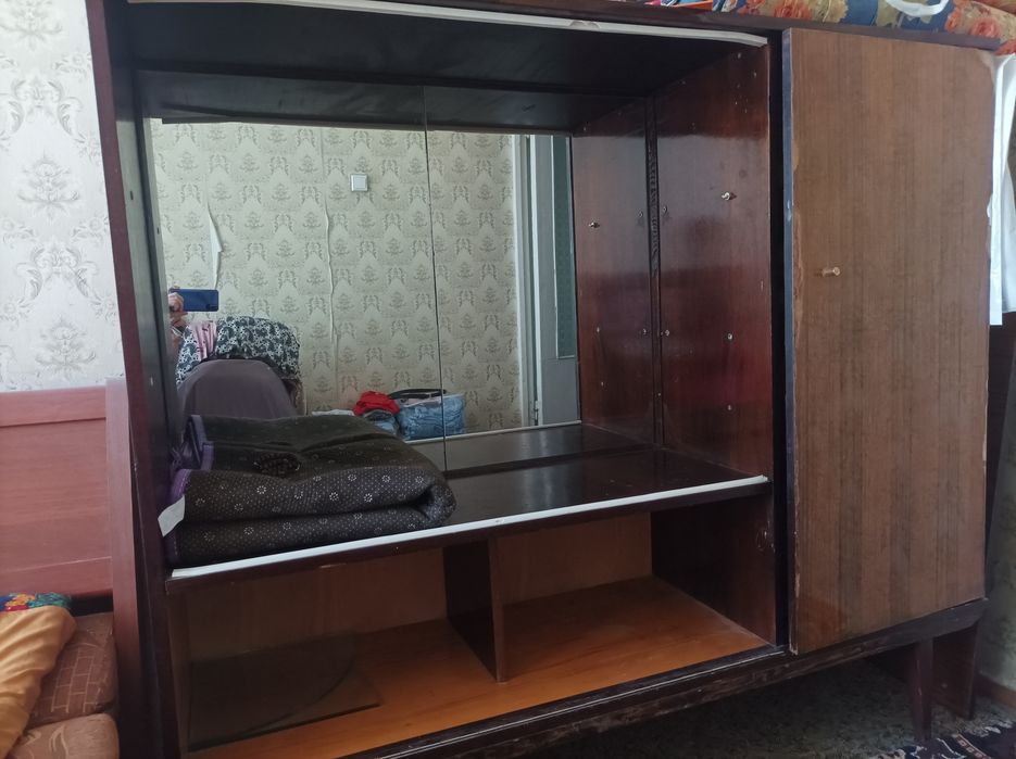 Продаеться сервант