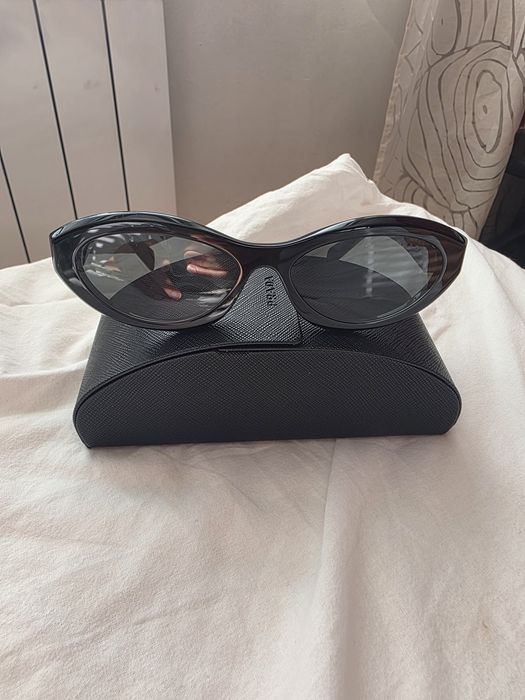 Слънчеви очила Prada