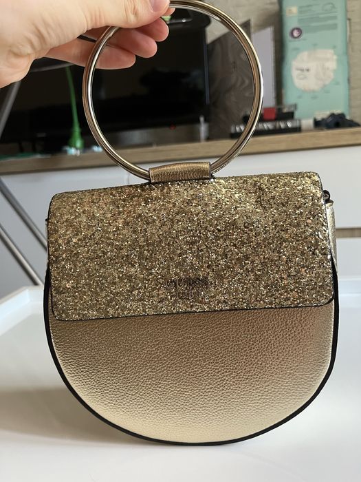 Дамска чанта GUESS
