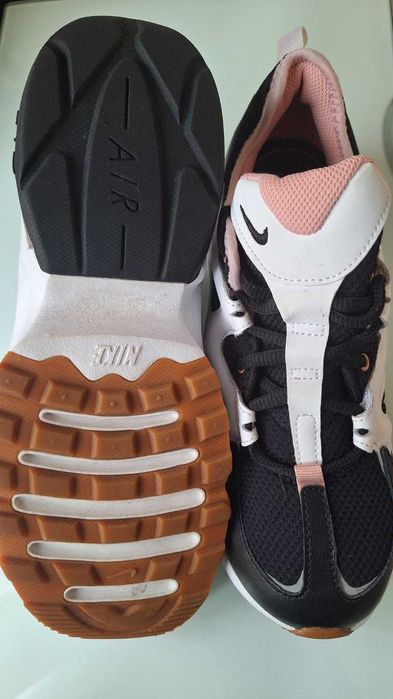Дамски маратонки Nike Air Max Graviton – Номер 40