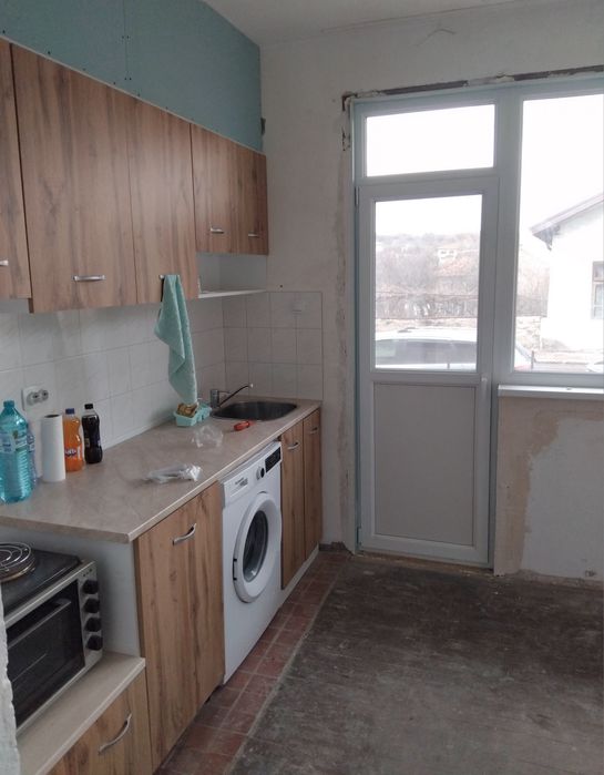 Продава етаж от къща в с.Соволяно общ.Кюстендил