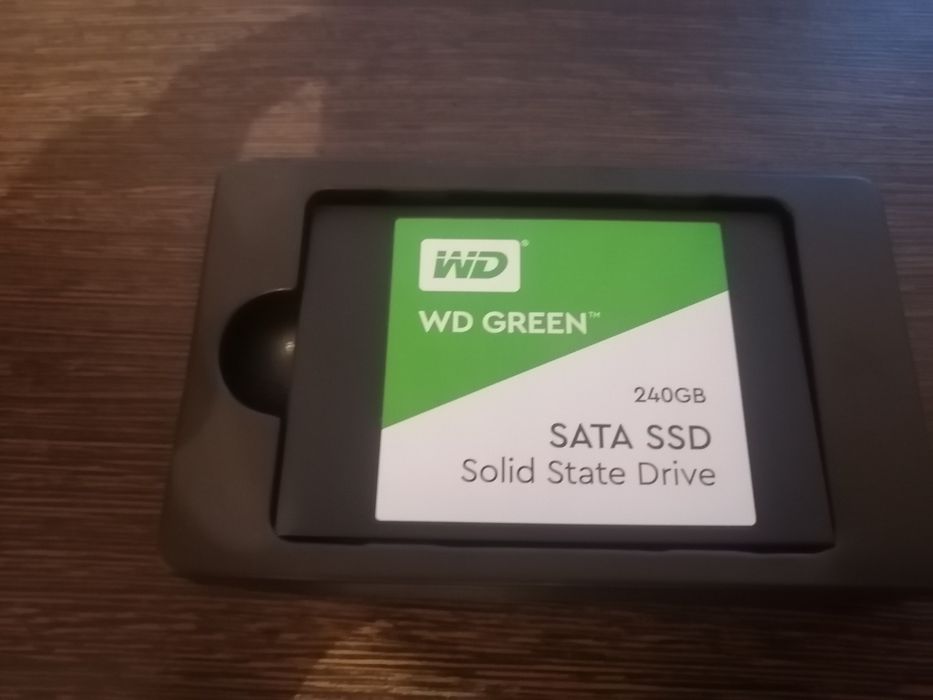 Продам SSD WD Western Digital 240 gb