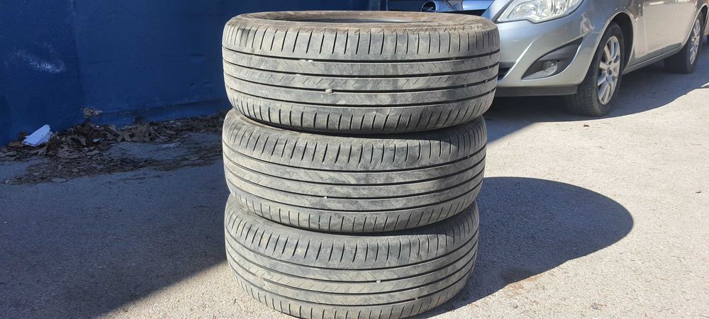 Гуми BRIDGESTONE ALENZA 235/55R19-150 евро за трите.