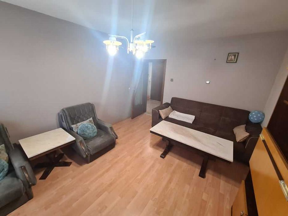 Дава се под наем Двустаен апартамент в Бургас, Славейков - 62 кв.м за 357 € - Снимка #3