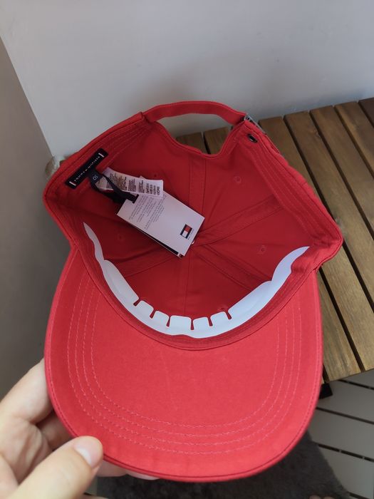 Tommy Hilfiger șapcă roșie unisex cu logo brodat mic mărime universală noua