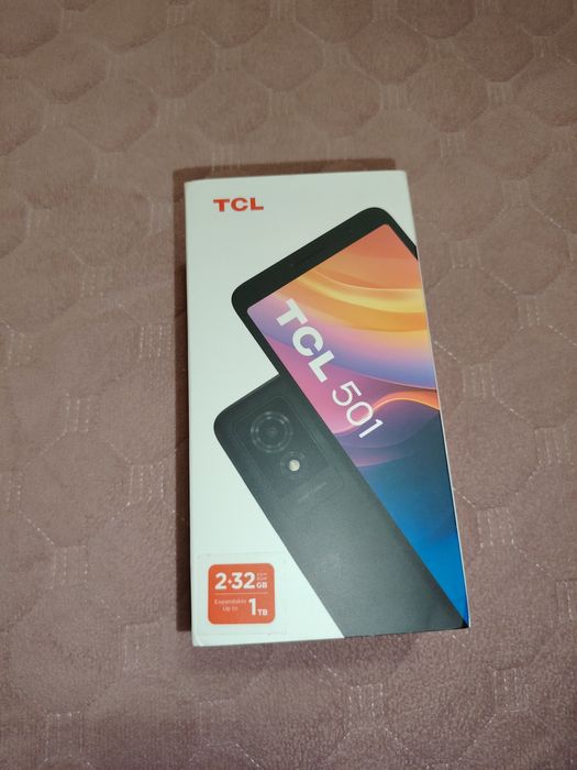 Telefon TCL nou nouț