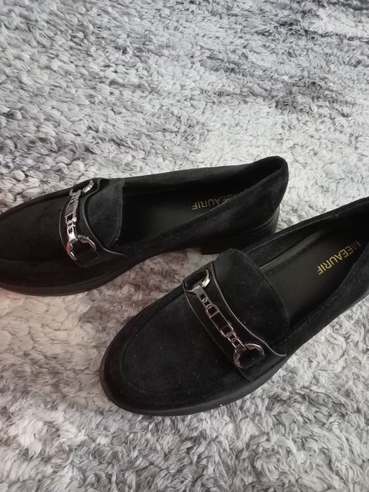 Продаю Лоферы черные