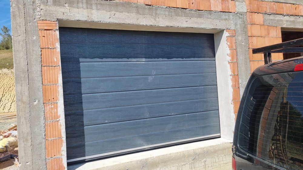 Usi de garaj automatizate