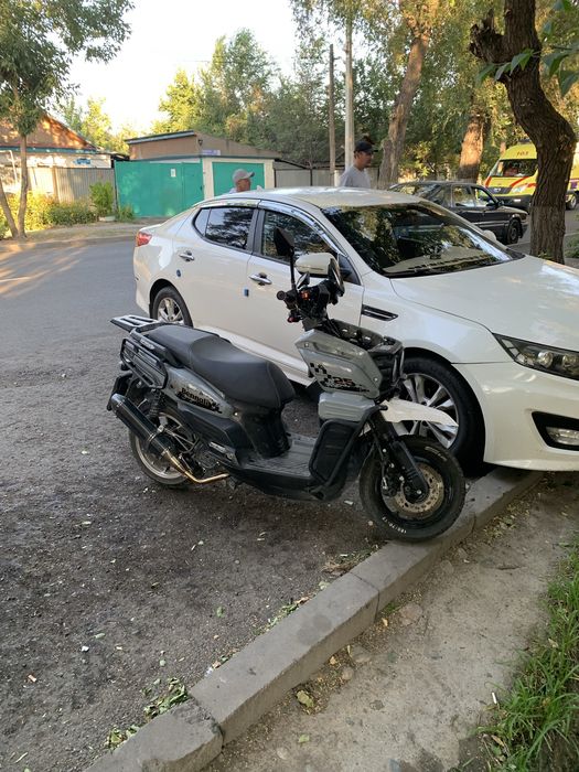 Продам скутер танк беннали 180куб