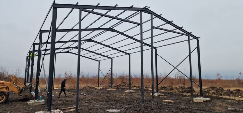 Hale metalice diferite dimensiuni  din stoc sau pe comanda