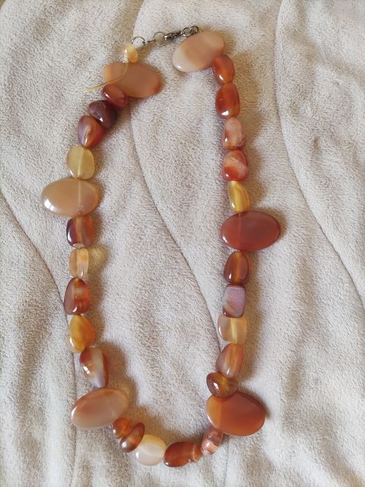 Дамско колие от естествени камъни