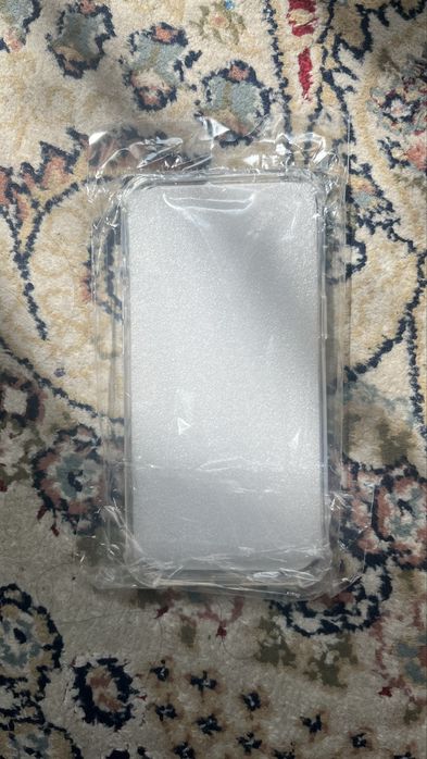 Чехлы на айфон 13