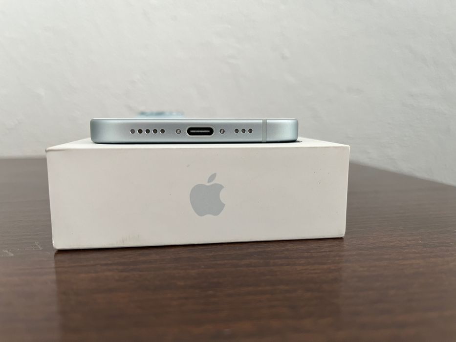 iPhone 15 100 % батерия