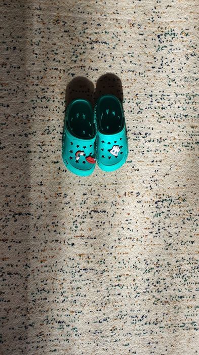 Продам детскую обувь