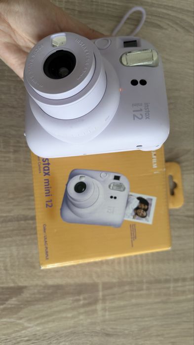 Продам instax mini 12