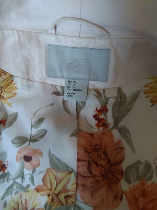 Sacou roz pudra H&M.