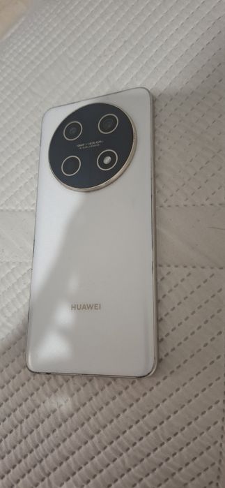Huawei Nova 13i.