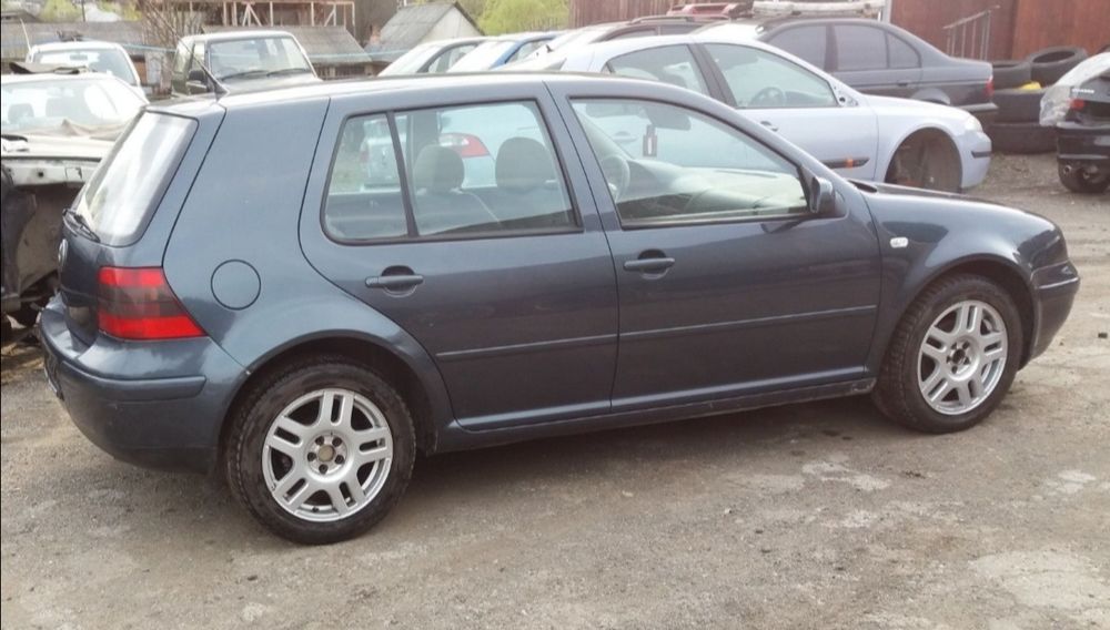 Ușa portiera stânga dreapta spate vw golf 4 hatchback cod culoare LC7V