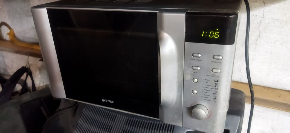 Продам микроволновку Vitek