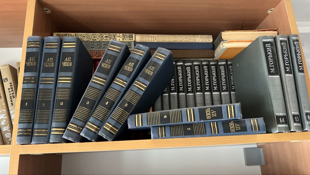 Продам книги ,большой выбор .