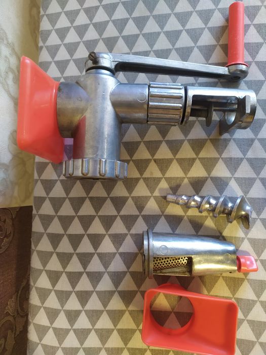 Продам мясорубку