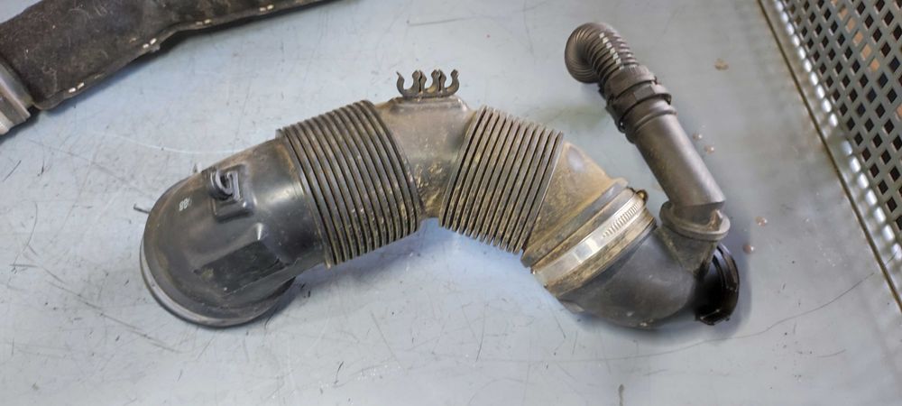 Tubulatura aer volkswagen vw touran 2 DFE 2.0 150 cp