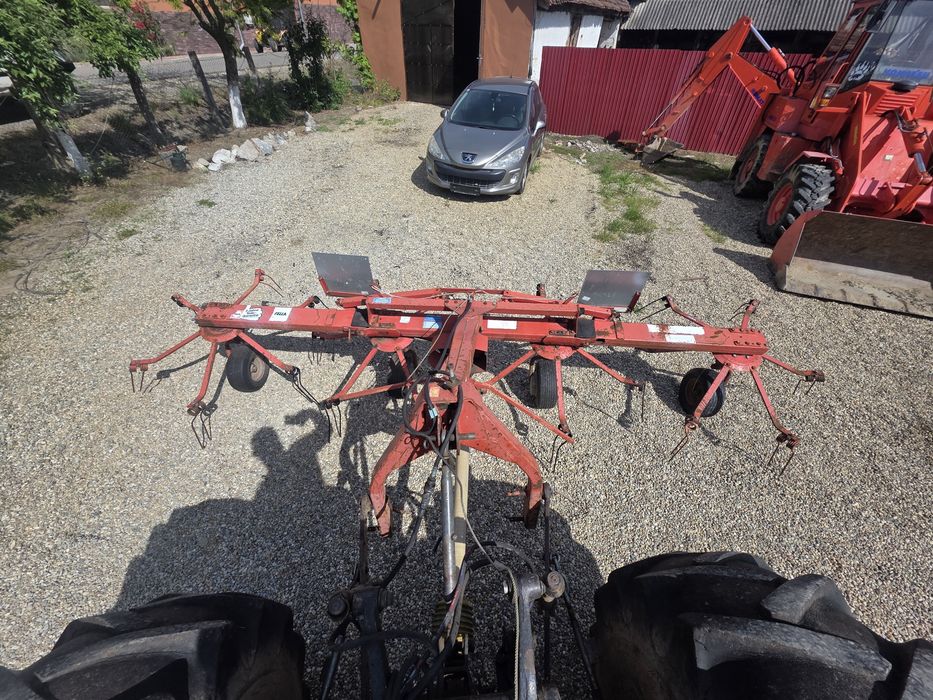 Grebla fella de împrăștiat in tiranti la tractor cu piese originale hidraulică de 5 metri