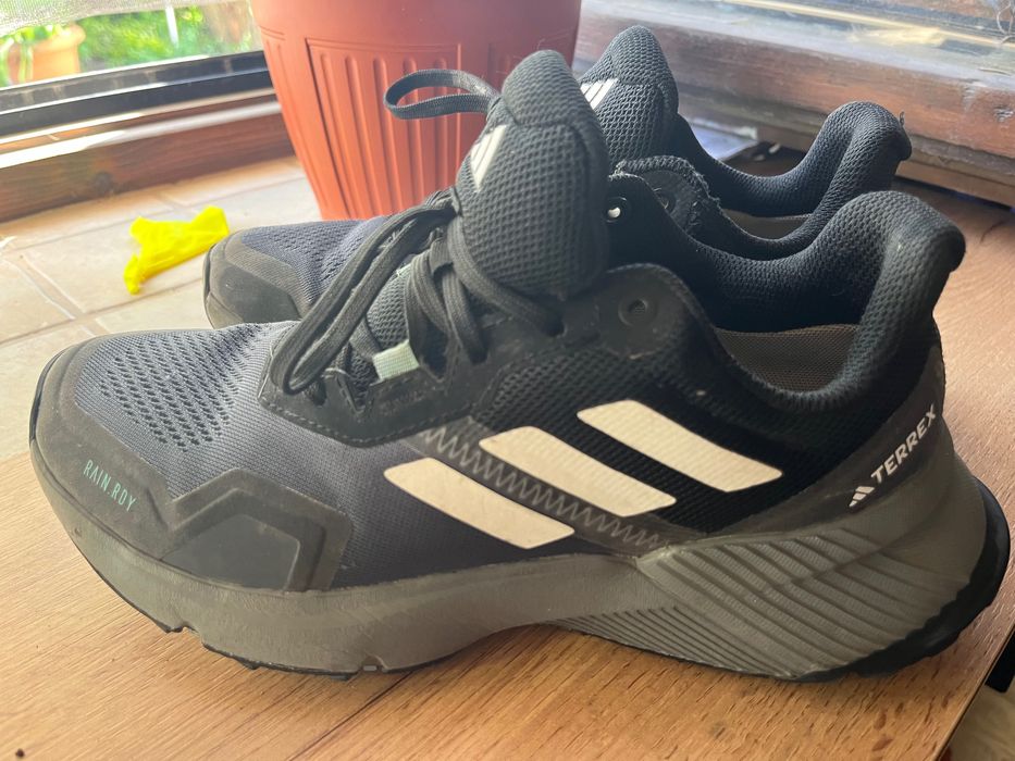 Маратонки “adidas” размер 38