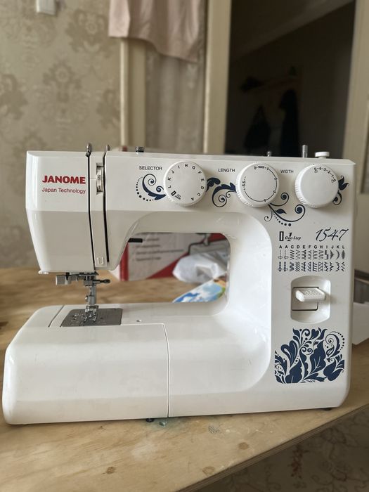 Швейная машина Janome
