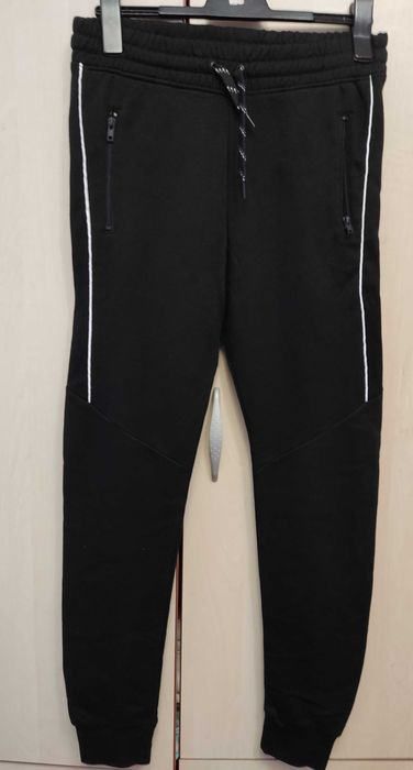 Нов черен плътен анцуг за момче 14г H&M