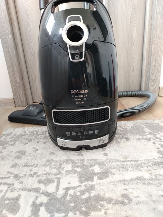 Aspirator cu sac Miele