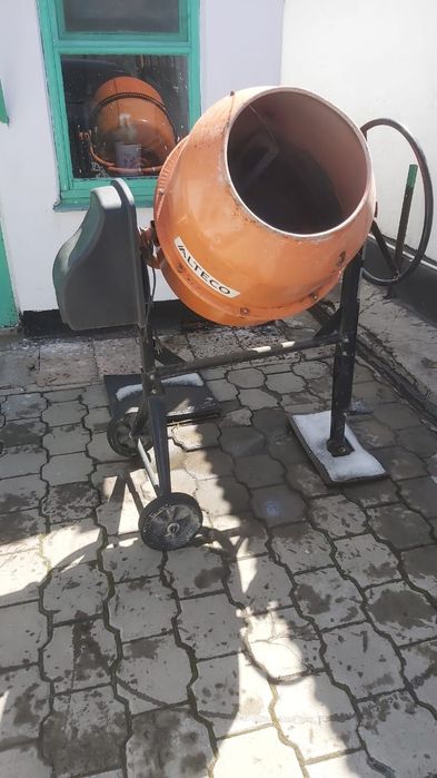 Продам бетономешалку