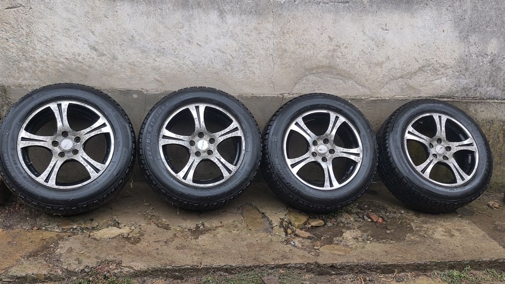 Зимни гуми с джанти 225 60 17 Honda CRV