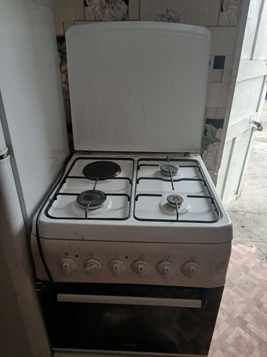 Продам газ плиту