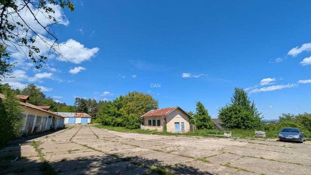 Teren.cladiri.birouri.garaj.parcare - suprafata utila 15000 mp