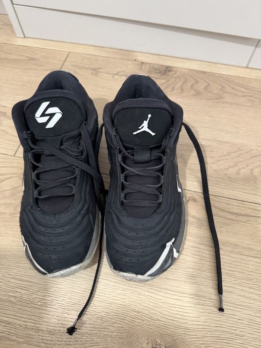 Adidasi jordan marimea 42